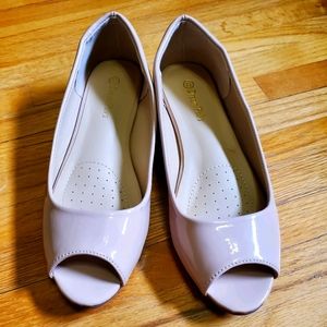 Dream Pairs Nude Patent peep toe flats size 7.5